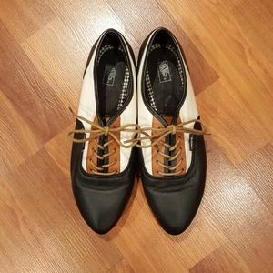 VANS POINTED LEATHER SHOES